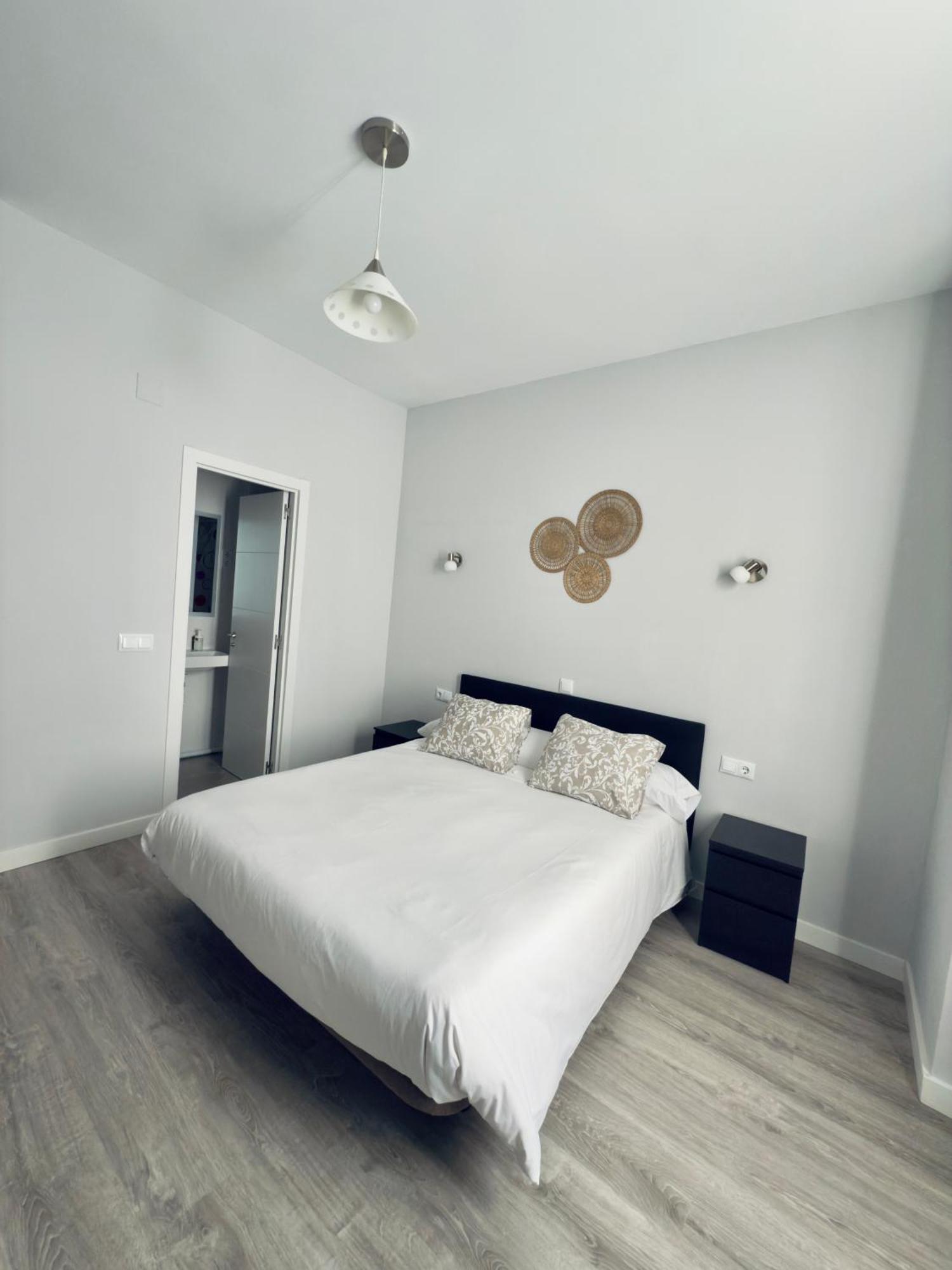 Hostal Conde De Alba Madrid Dış mekan fotoğraf