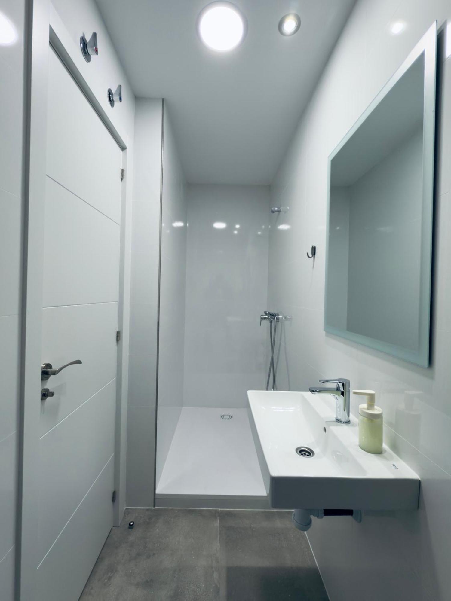 Hostal Conde De Alba Madrid Dış mekan fotoğraf