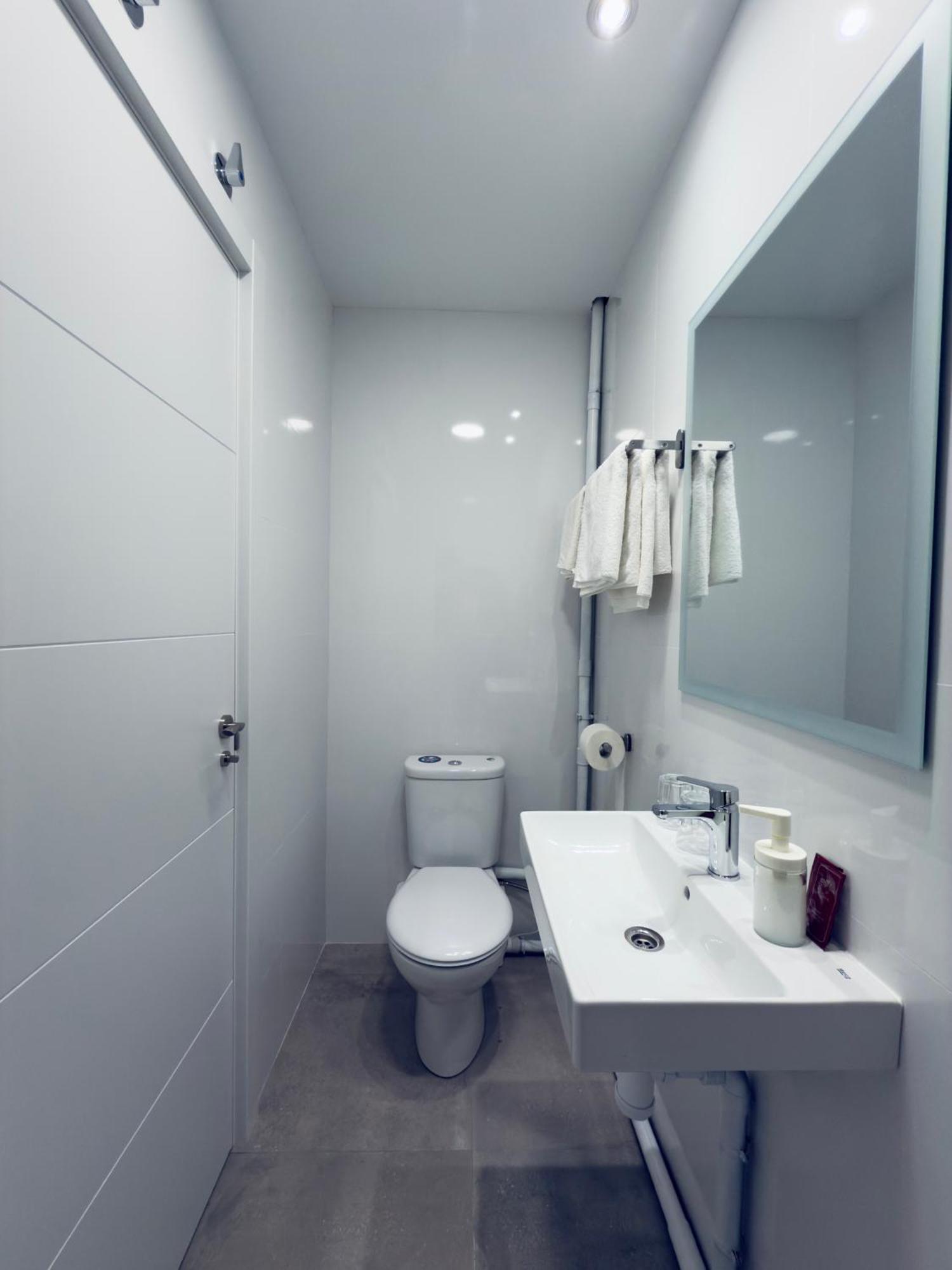Hostal Conde De Alba Madrid Dış mekan fotoğraf