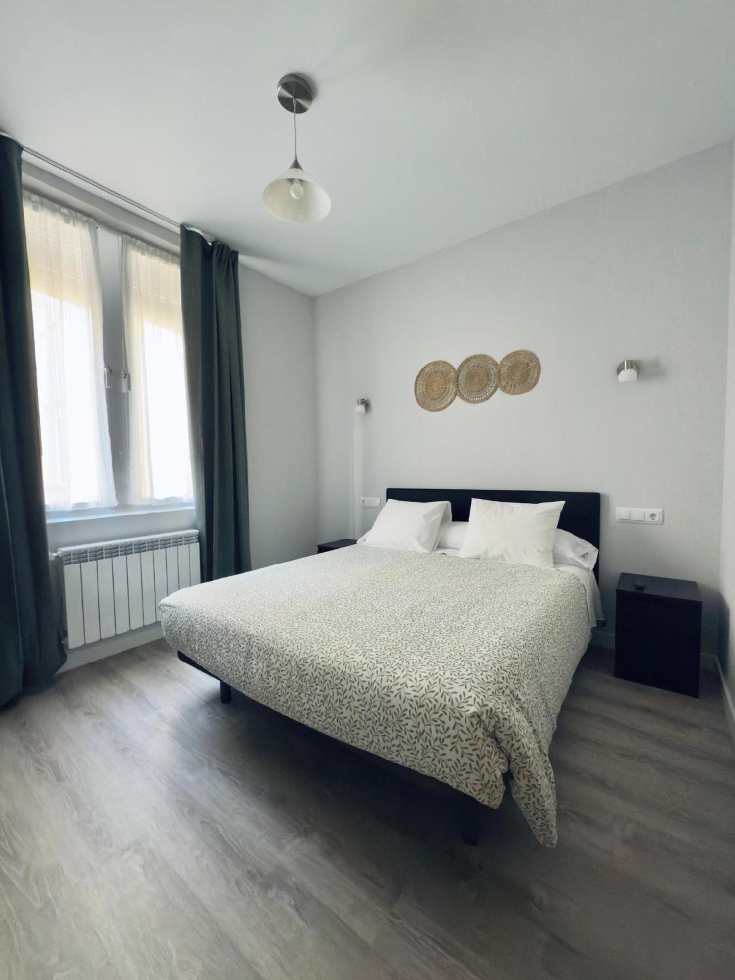 Hostal Conde De Alba Madrid Dış mekan fotoğraf